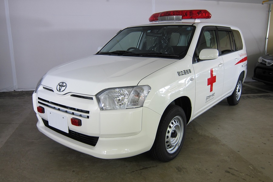 日本赤十字社へ車両3台を贈呈 | お車のことなら石川トヨペットカローラで