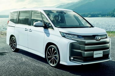 【モデル入り素材】S-Z（ハイブリッド・2WD・7人乗り）